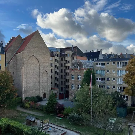 Beautiful 2-bed Apartment